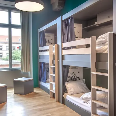 Hostal The People - *