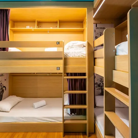 Hostal The People - *