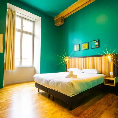 Hostal The People - *