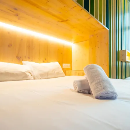 The People - Hostal Estrasburgo