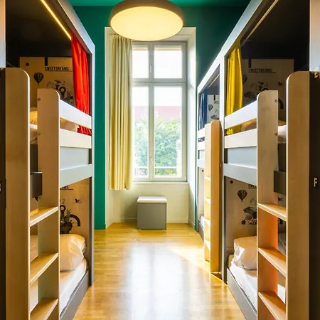 The People - Hostal *